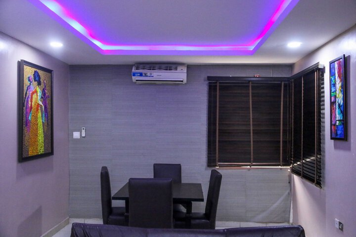 Room 14 of 27