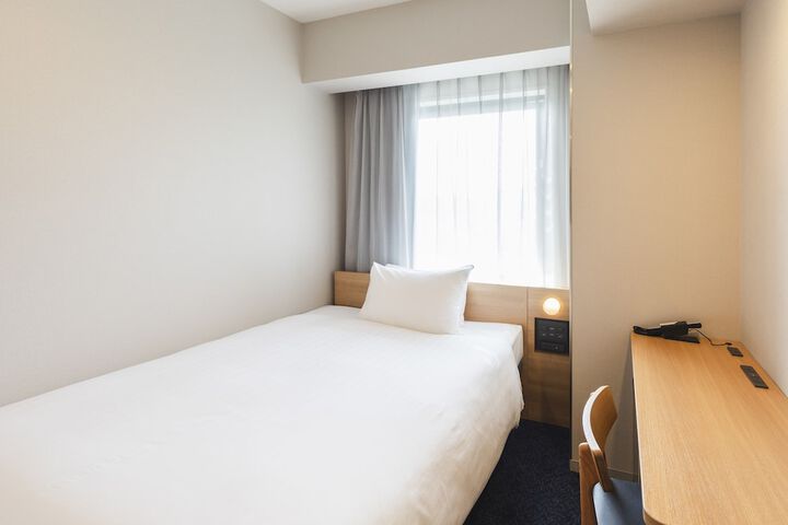 Room 14 of 76