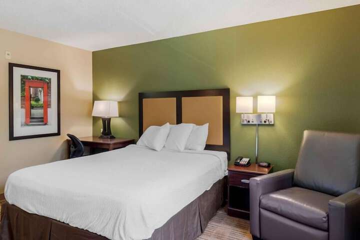 Standard Queen Bed Accessible (2 of 2)