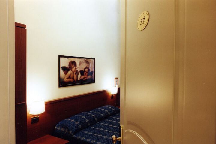 Room 5 of 16