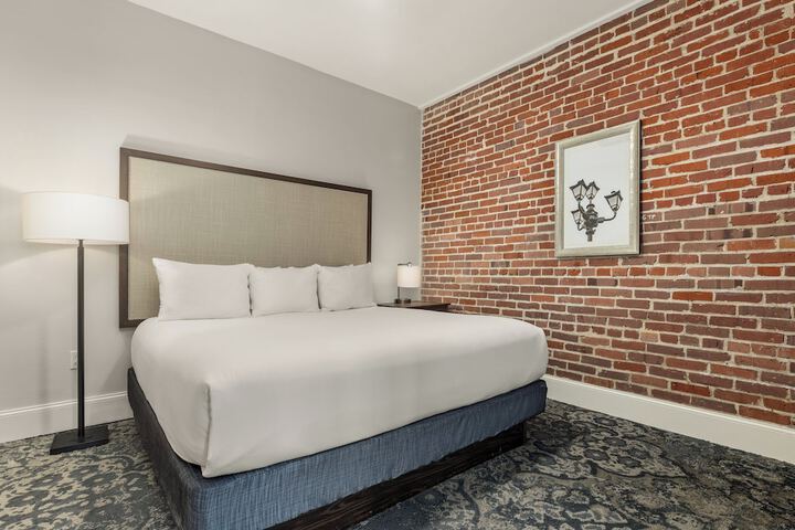 Room 15 of 44