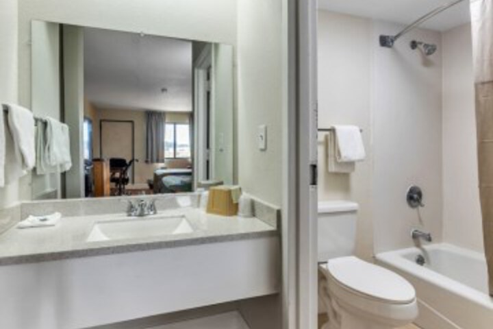 Room 16 of 34