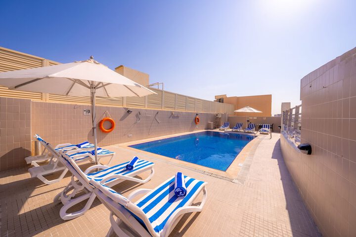 Pool Hotel