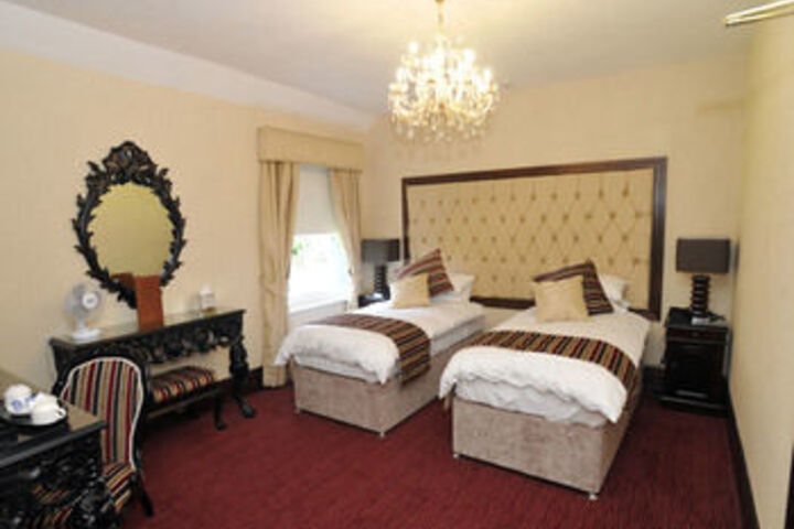 Room 28 of 64