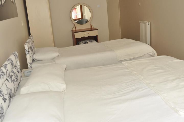 Room 12 of 29