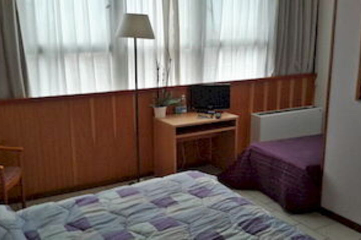 Room 5 of 14