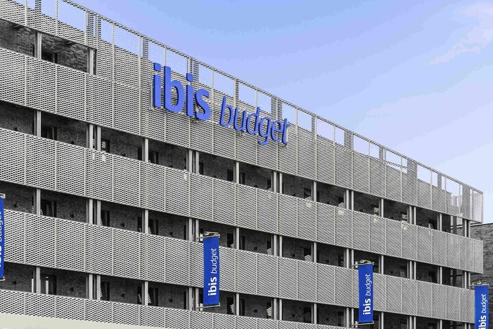 Hotel Entry