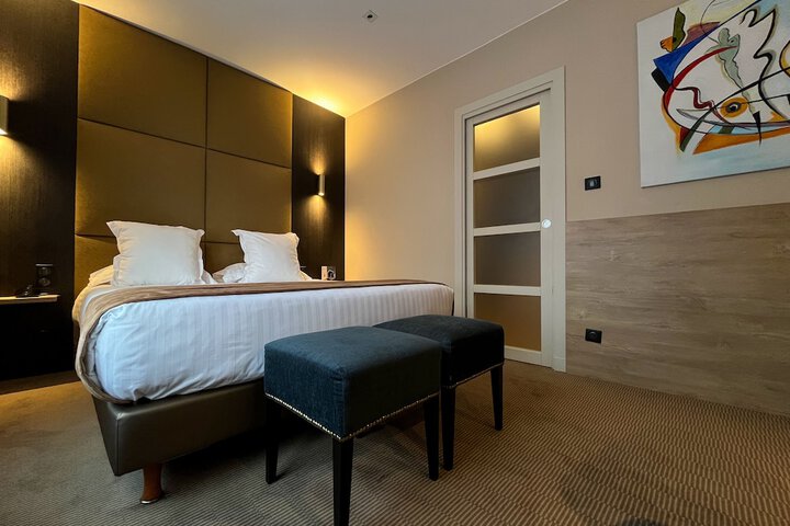 Room 19 of 62