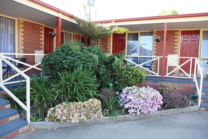 Hotel Exterior 36 of 41