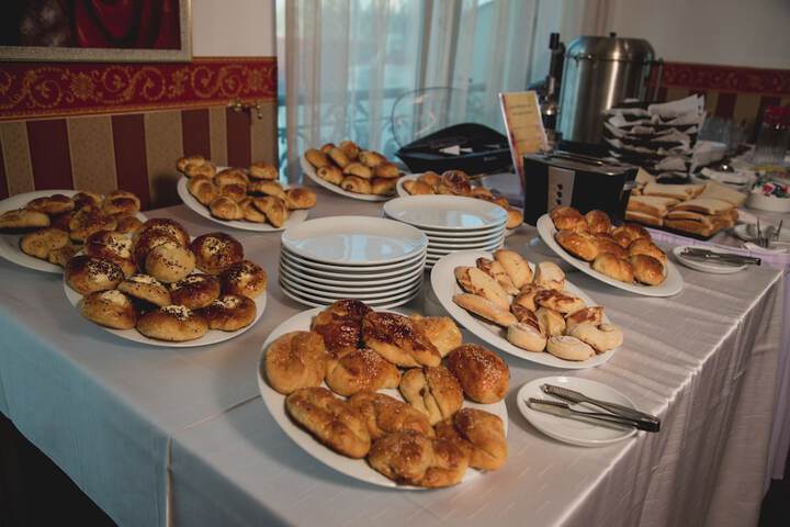 Breakfast/Coffee Service 38 of 62