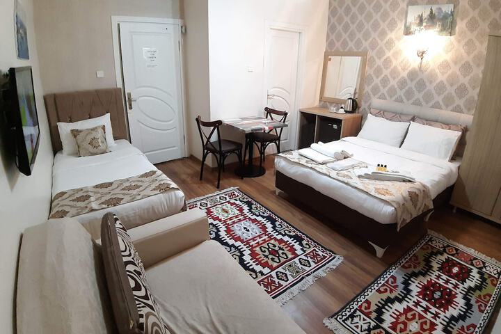 Room 44 of 123