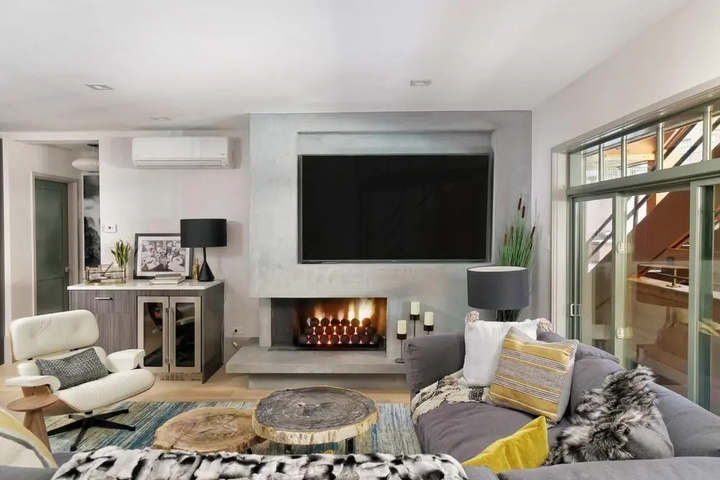 Photo of Brand New 2 BR 2 5 Bath Luxury Mountain Modern - Aspen Center