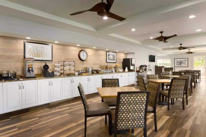 Breakfast area