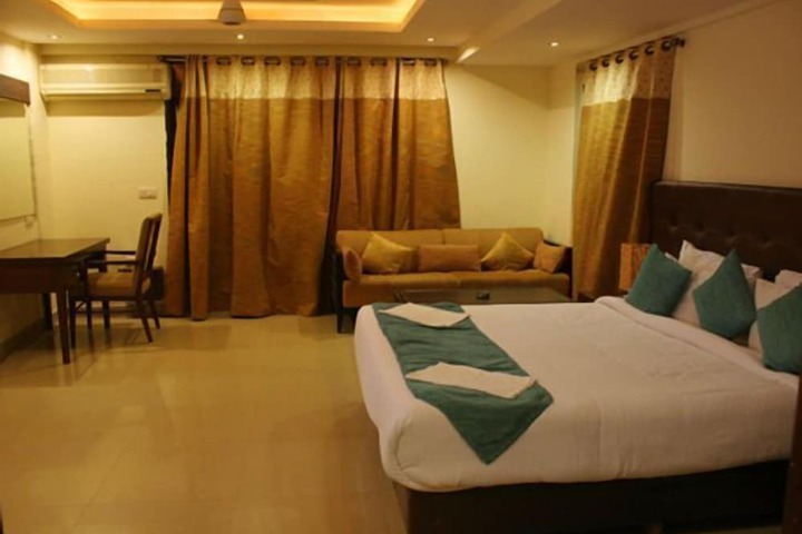 Room 3 of 51