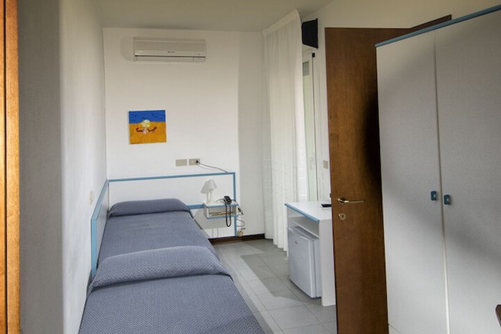 Room 18 of 41