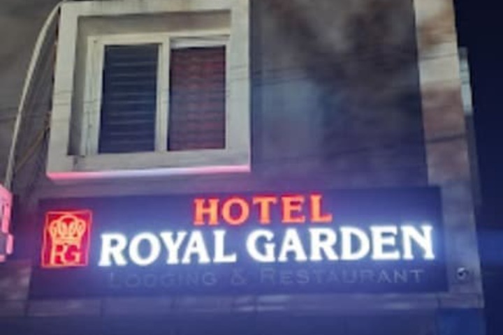 Goroomgo Royal Garden Bhubaneswar