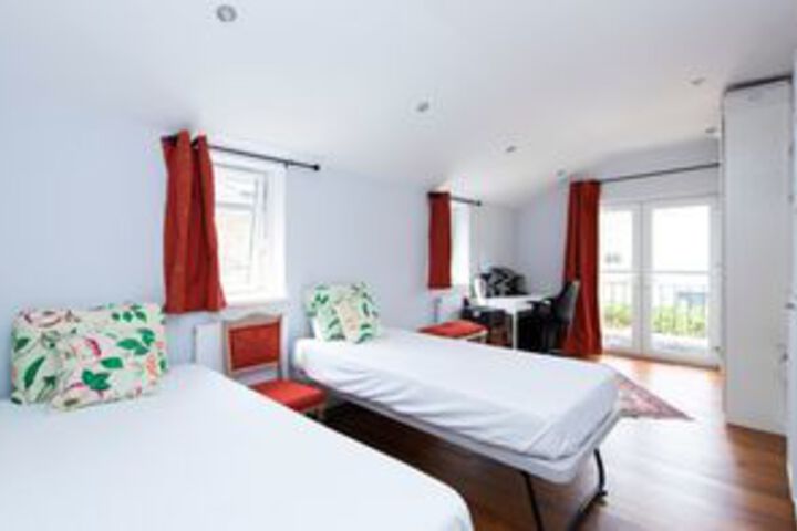 Room 12 of 27