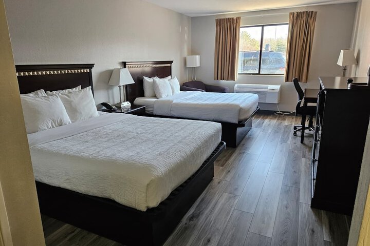 Room 7 of 33