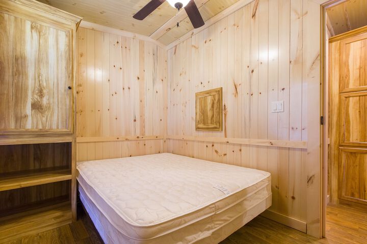 Room 2 of 16