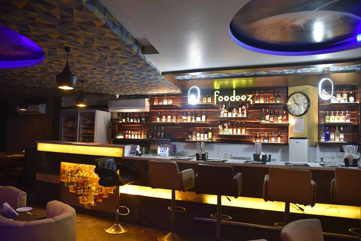 Lounge 78 of 96