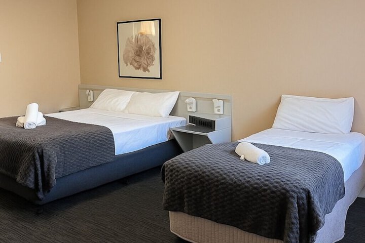 Room 4 of 15