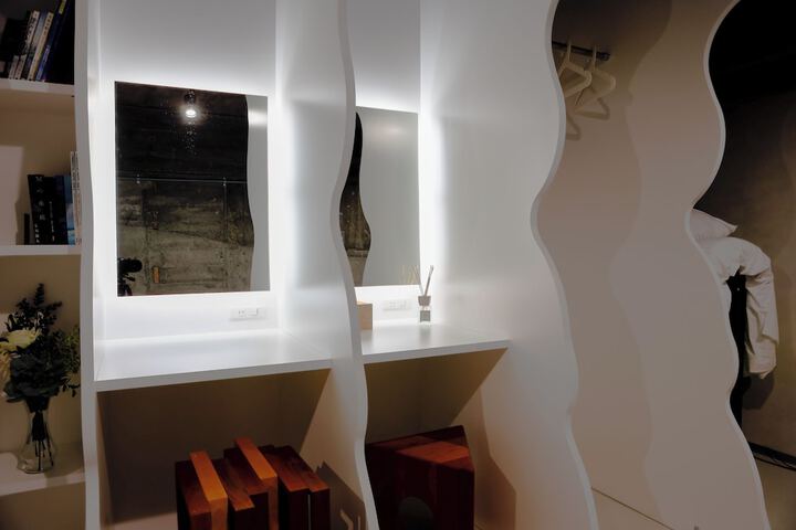 Room 6 of 31