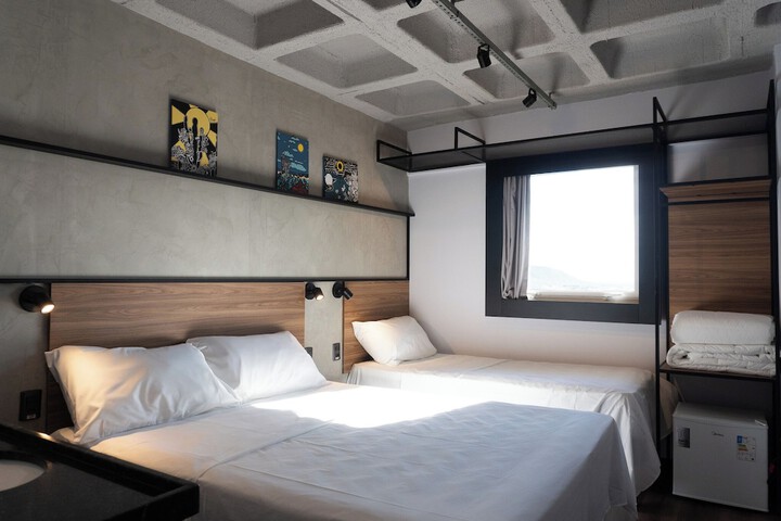 Room 73 of 122