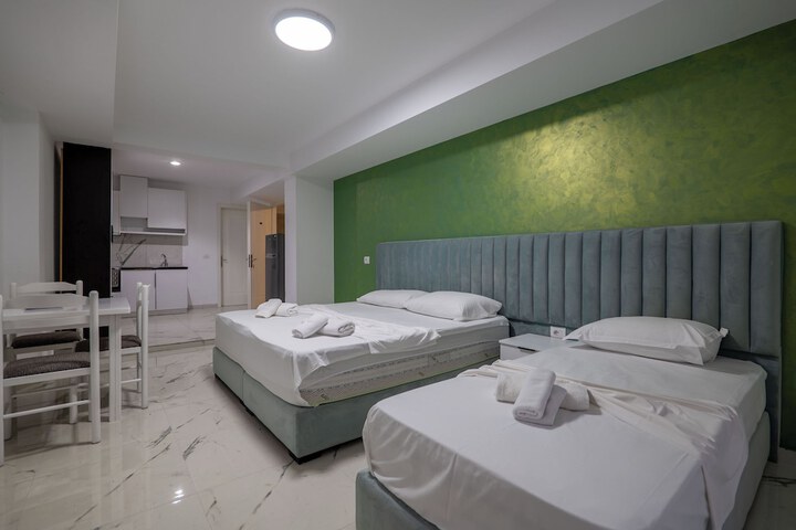 Room 7 of 131