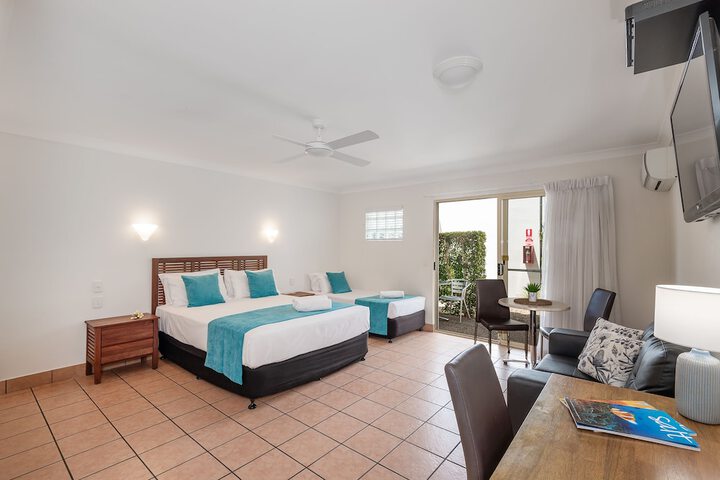 Room 10 of 25