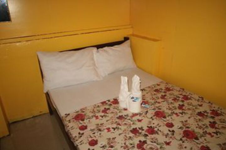 Room 34 of 48