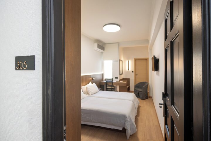 Room 16 of 54