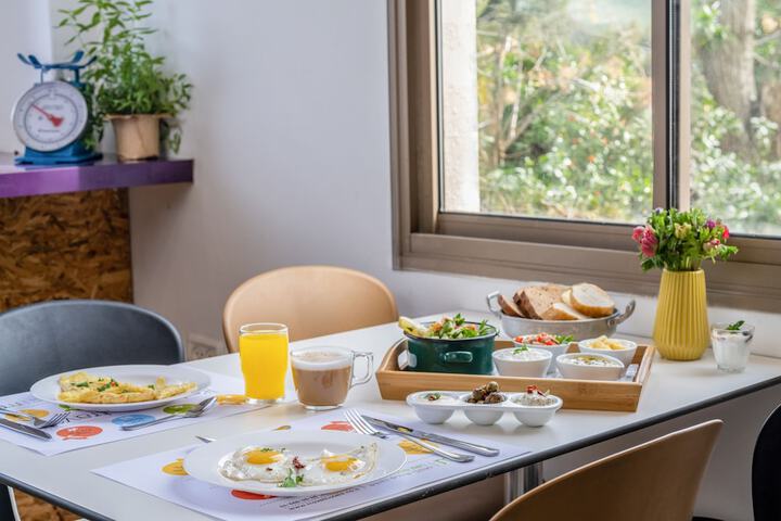 Breakfast/Coffee Service 29 of 37