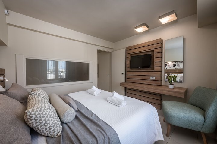 Room 48 of 236