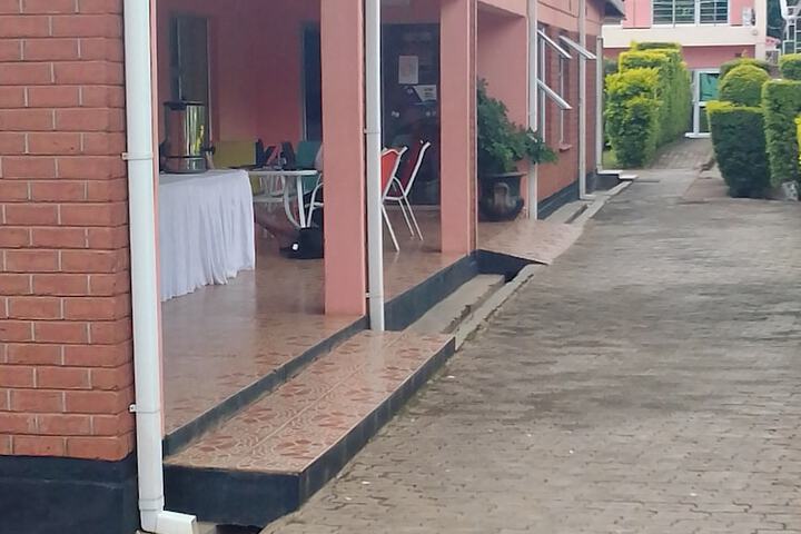 T & D GUEST HOUSE ECONOMY HOTEL