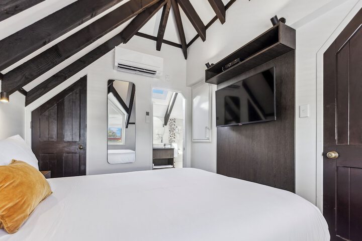 Room 18 of 46