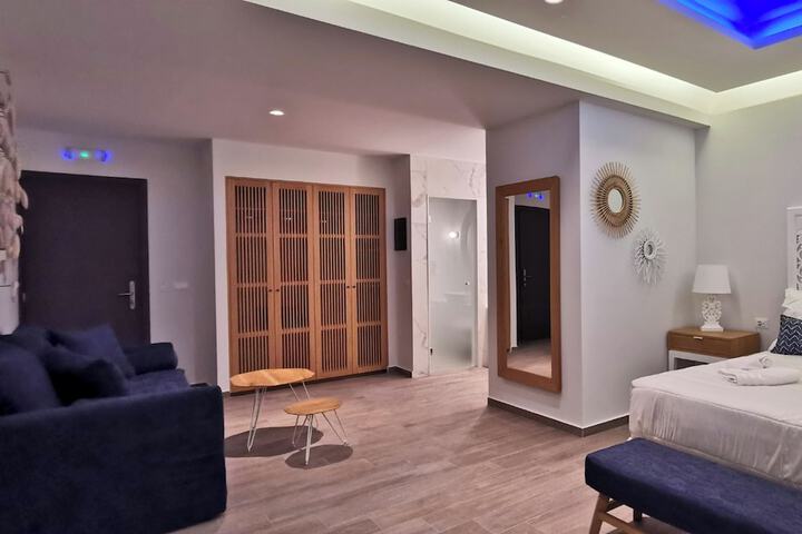 Room 10 of 113