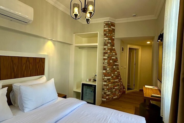 Room 92 of 126