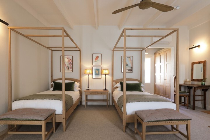 Room 4 of 85