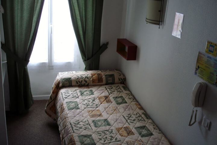 Room 3 of 35