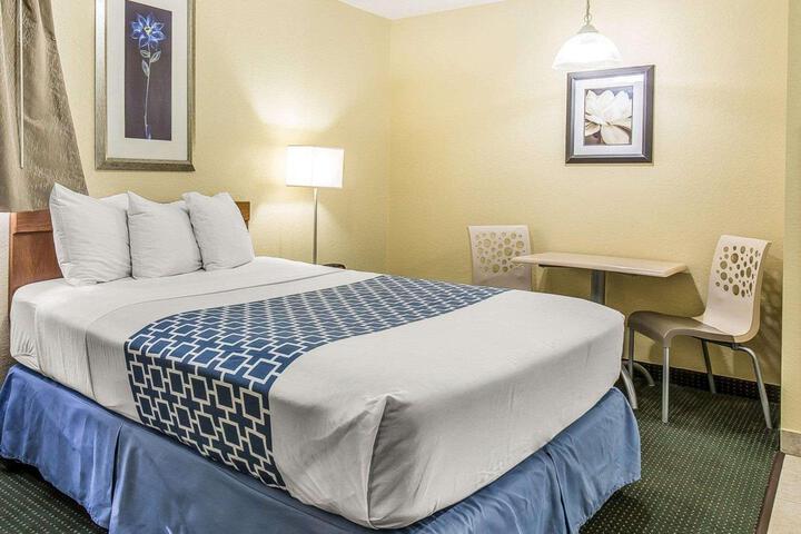 Efficiency Queen Bed (12 of 24)