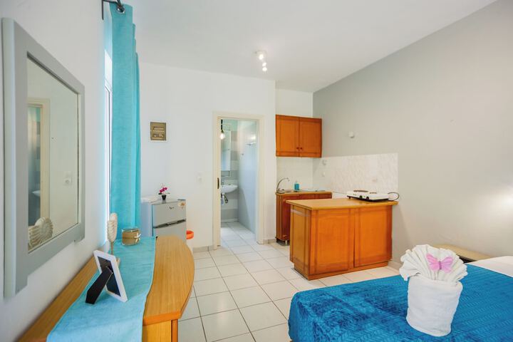 Room 4 of 40