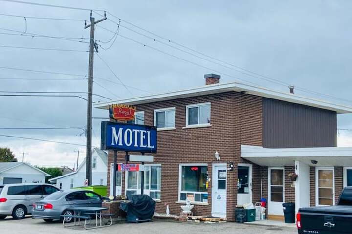 Hotel 11 of 13
