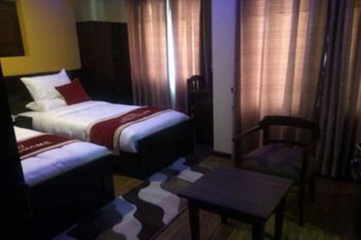 Room 22 of 34