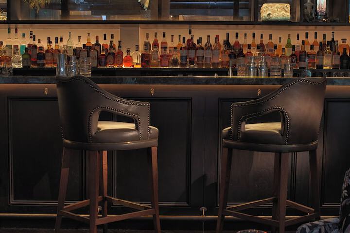 Lounge 62 of 77