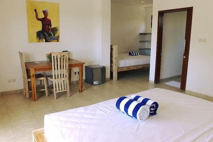 Room 5 of 12