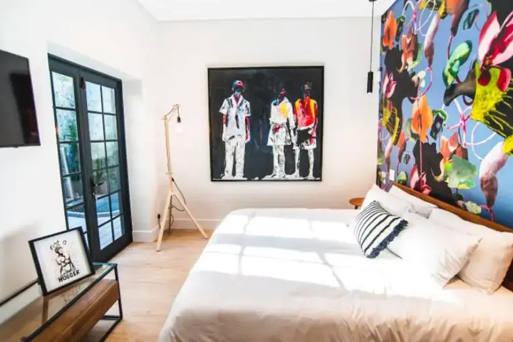 Room 3 of 18