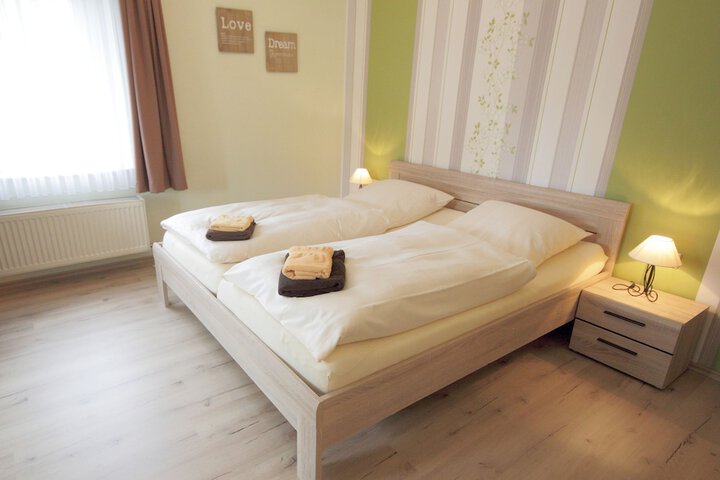 Room 10 of 40