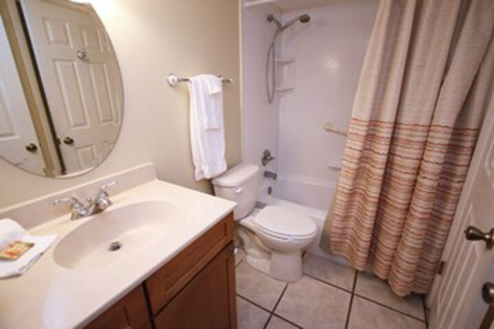 Room 5 of 18