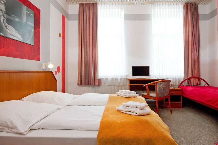 Room 3 of 29