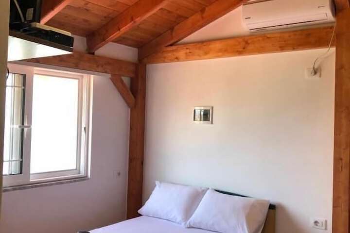 Room 4 of 59